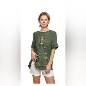 Umgee Short Sleeve Embroidered
Boho Blouse Size Medium